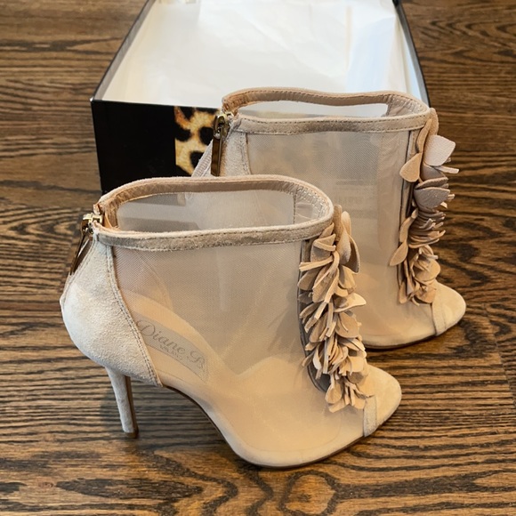 Diane b. Milano mesh flower bootie size 38 - Picture 4 of 6